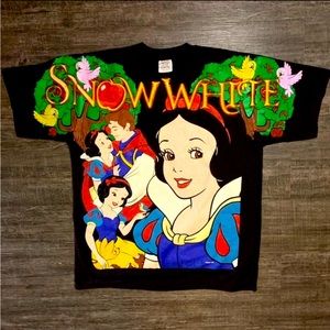 Vintage Disney Snow White Themed T-shirt